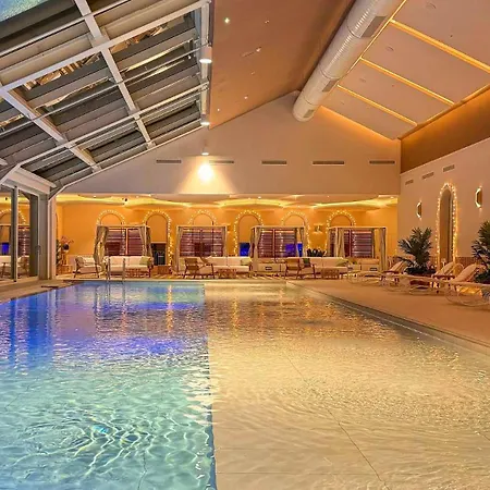 Fjaka-spacious Two Bedroom With Parking Šibenik