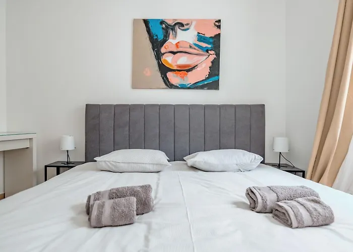 Apartman Fjaka-spacious Two Bedroom With Parking *