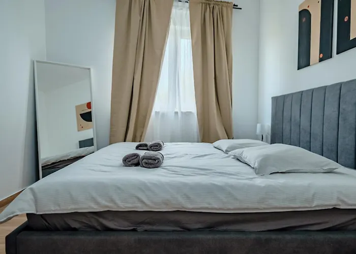 Fjaka-spacious Two Bedroom With Parking