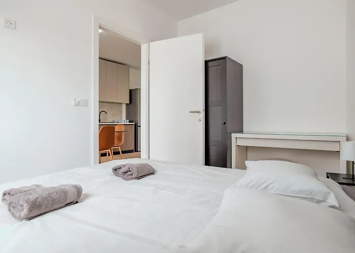 Fjaka-spacious Two Bedroom With Parking Lejlighed *