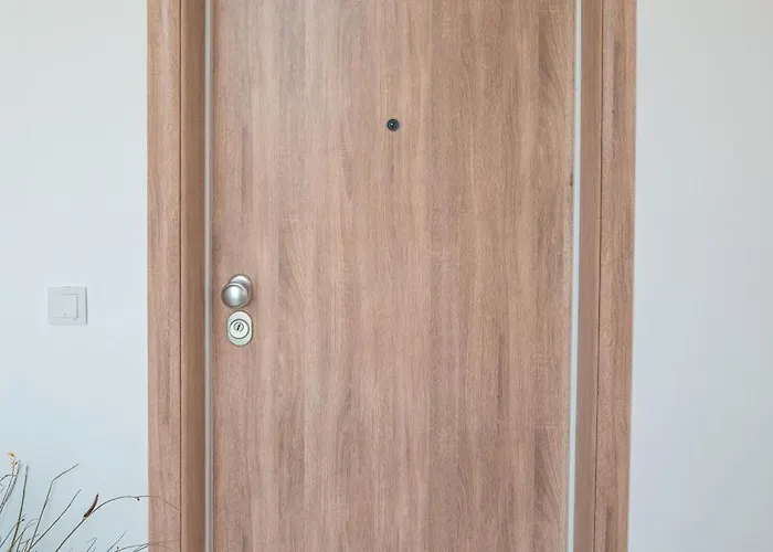 Fjaka-spacious Two Bedroom With Parking Šibenik